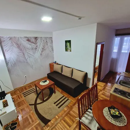 Lisa Apartment *